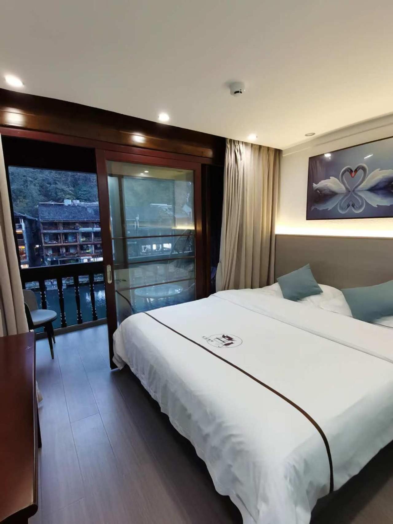 Fenghuang Ancient Town Lazy Cat Riverside Inn Exteriér fotografie